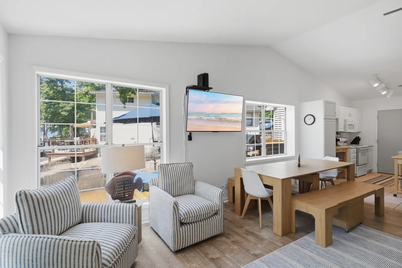 Waterfront|Sleeps10|GameRoom|Covered Patio|PetsOk — photo 3