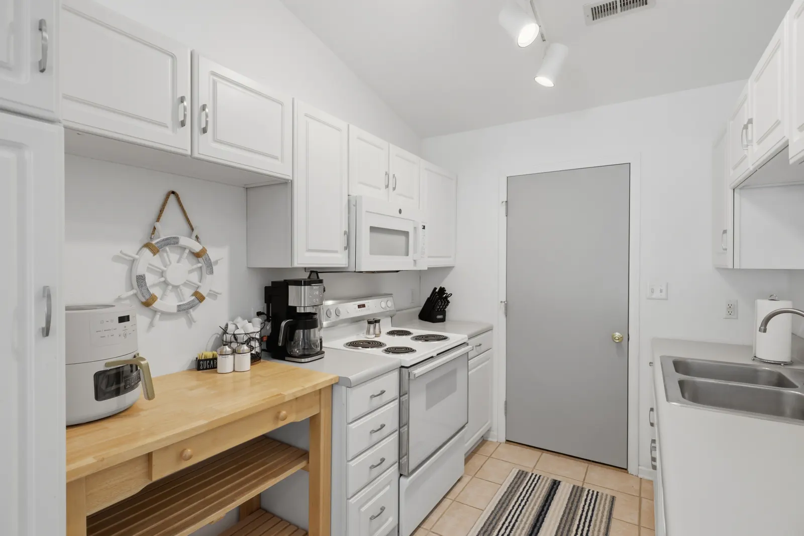 Waterfront|Sleeps10|GameRoom|Covered Patio|PetsOk — photo 4