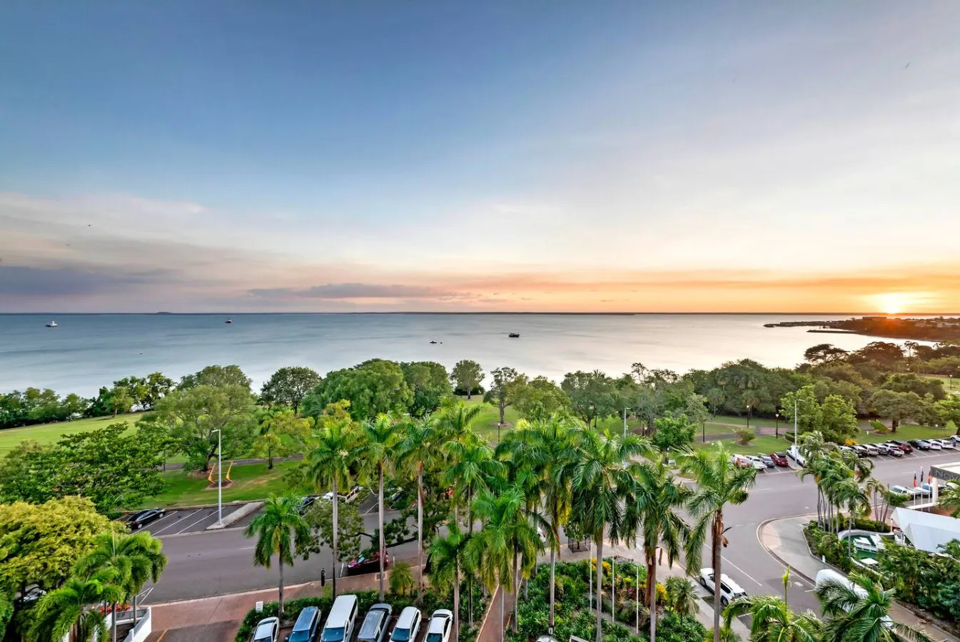 Coastal Splendor: Seaview ~ Pool ~ Balcony Dining 8