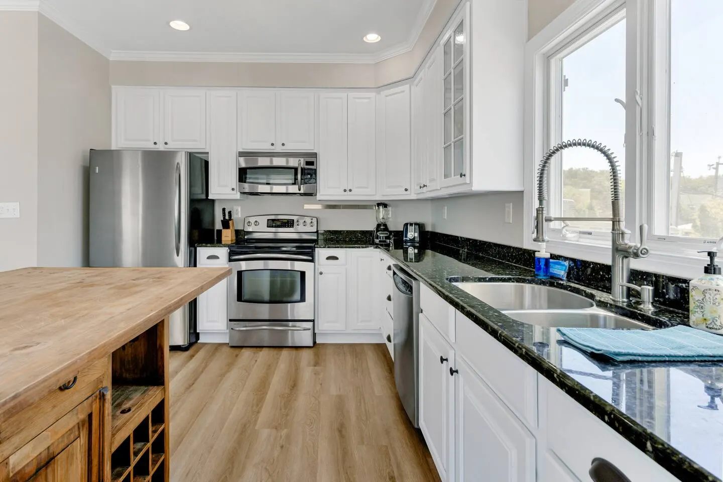 Chic’s Beach Home Ocean Views + Steps to Sand 11