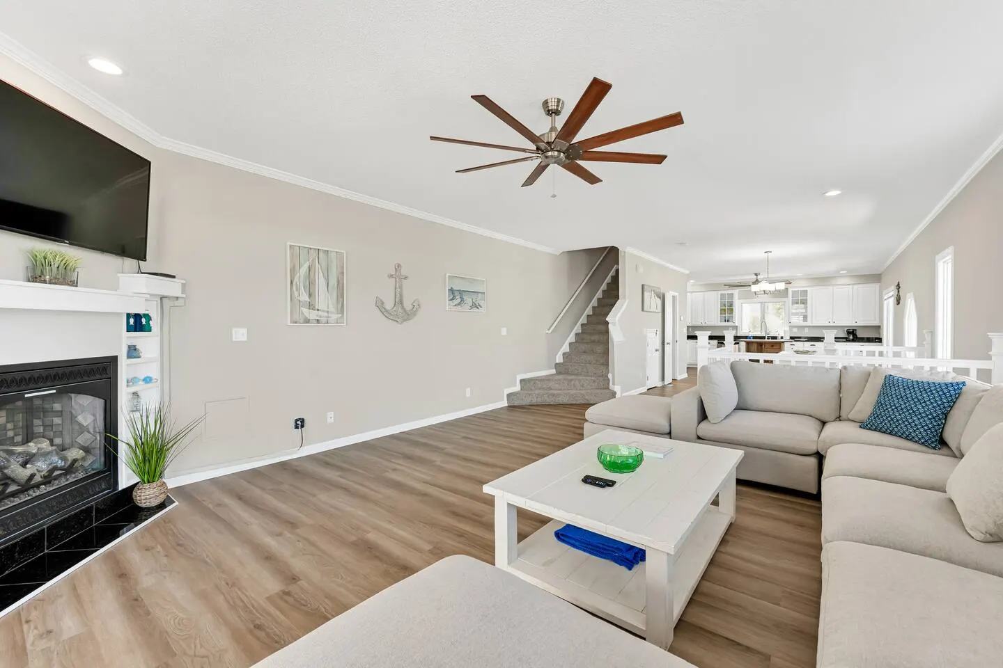 Chic’s Beach Home Ocean Views + Steps to Sand 16