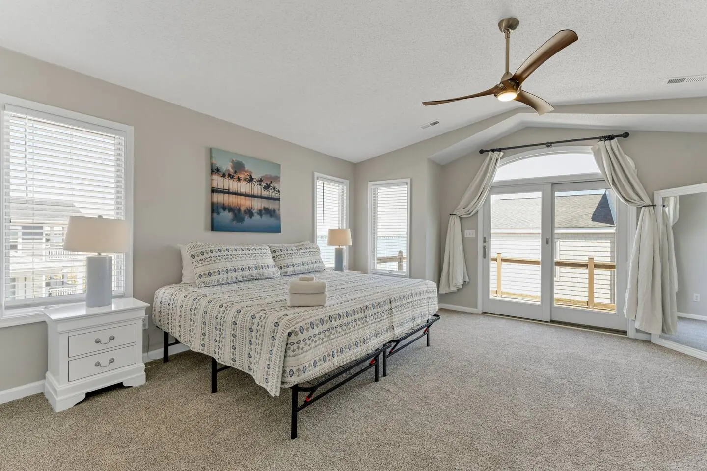 Chic’s Beach Home Ocean Views + Steps to Sand 17