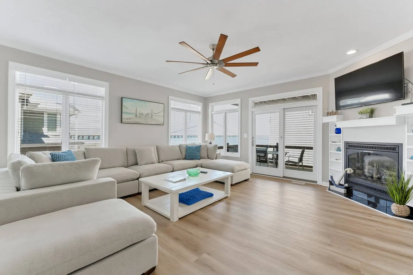 Chic’s Beach Home Ocean Views + Steps to Sand 3