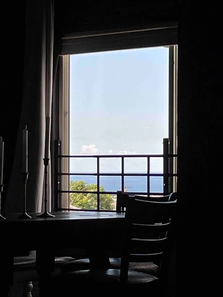 Honolulu Home 3/2.30+ day stays by law 10