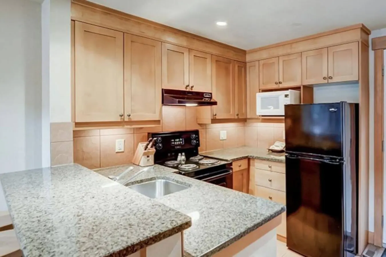Mountain Top Escape w/ Pool, Hot Tub + Games Room! — photo 2