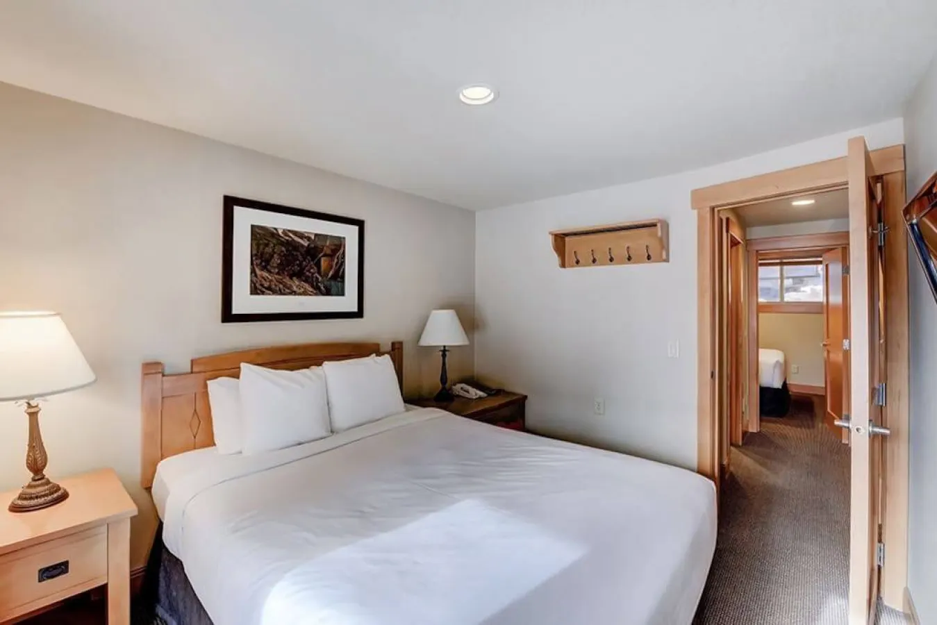Mountain Top Escape w/ Pool, Hot Tub + Games Room! — photo 3