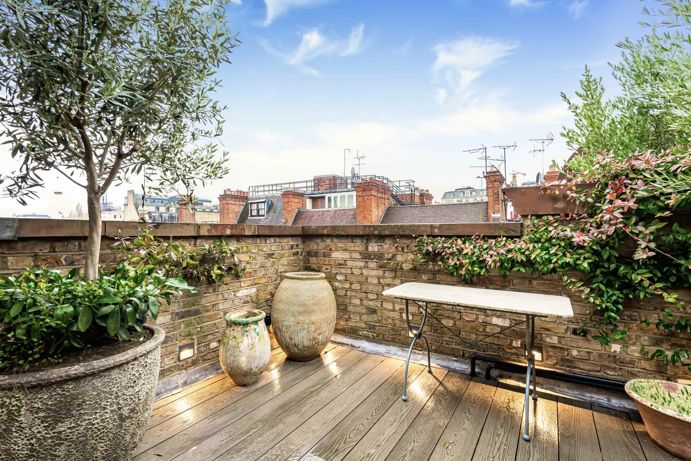 The Mayfair Penthouse Private Elevator, Large Rooftop Terrace & Central AC 16