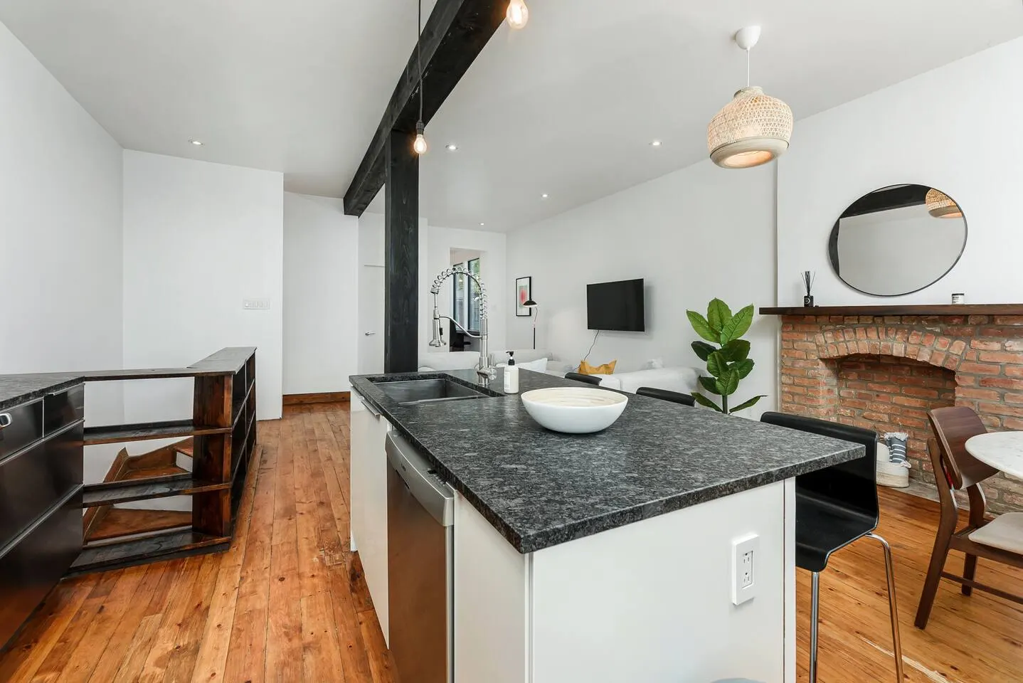 FurnishedMTL - Beautiful Spacious Flat Le Plateau 6