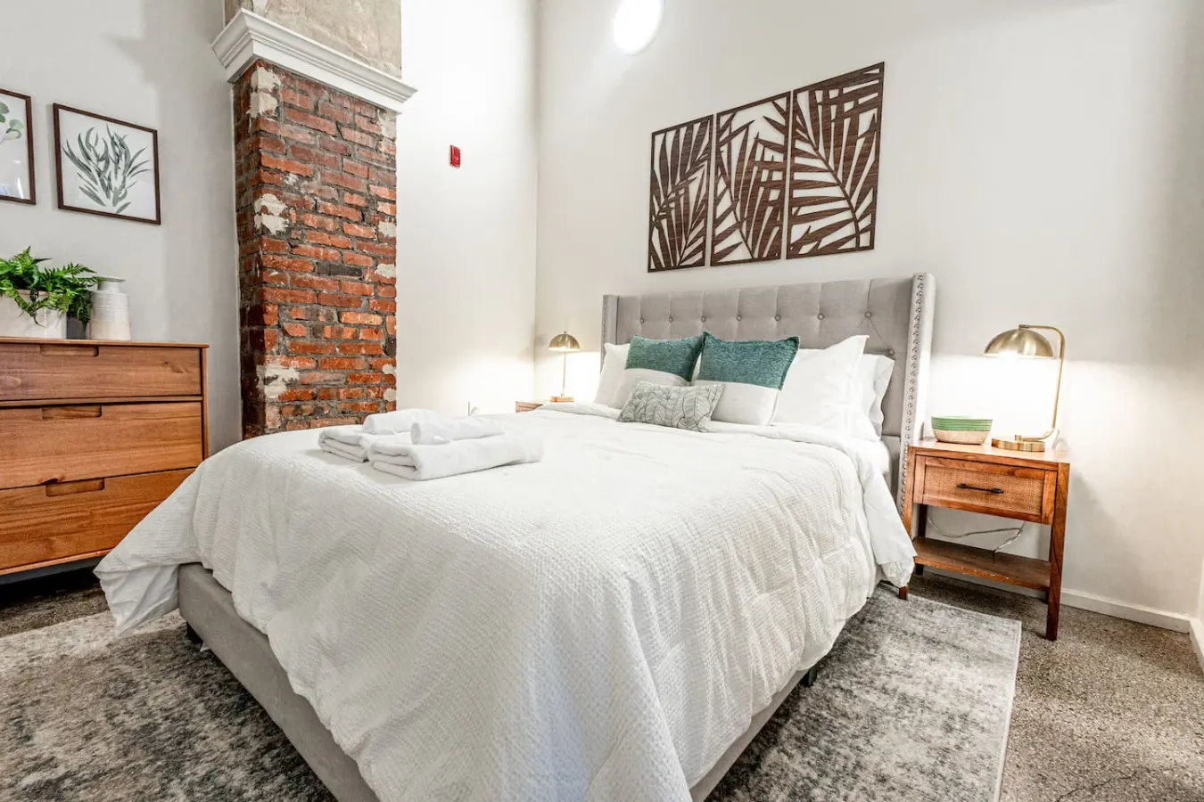 Downtown Urban Retreat 12