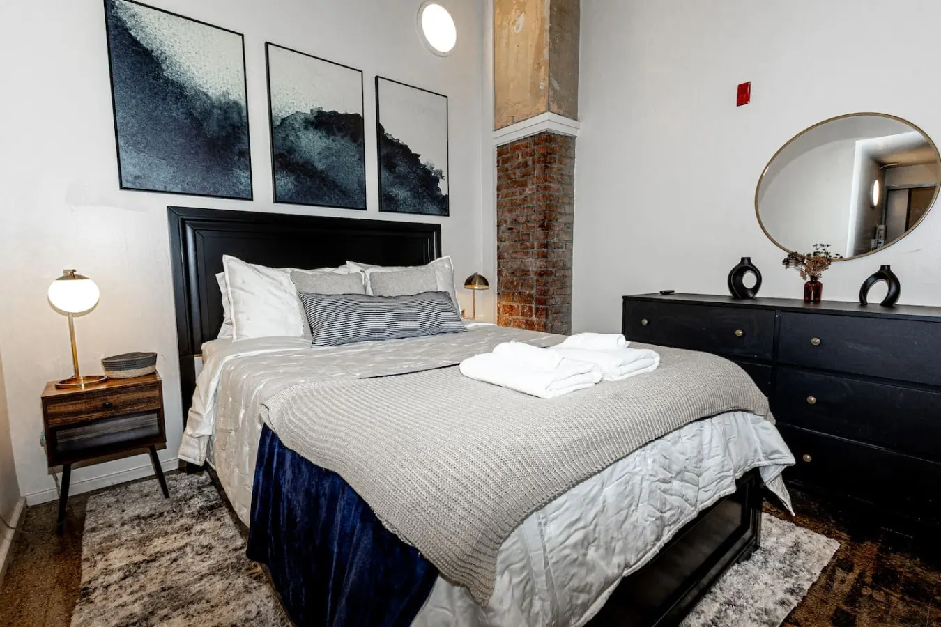 Downtown Urban Retreat 16