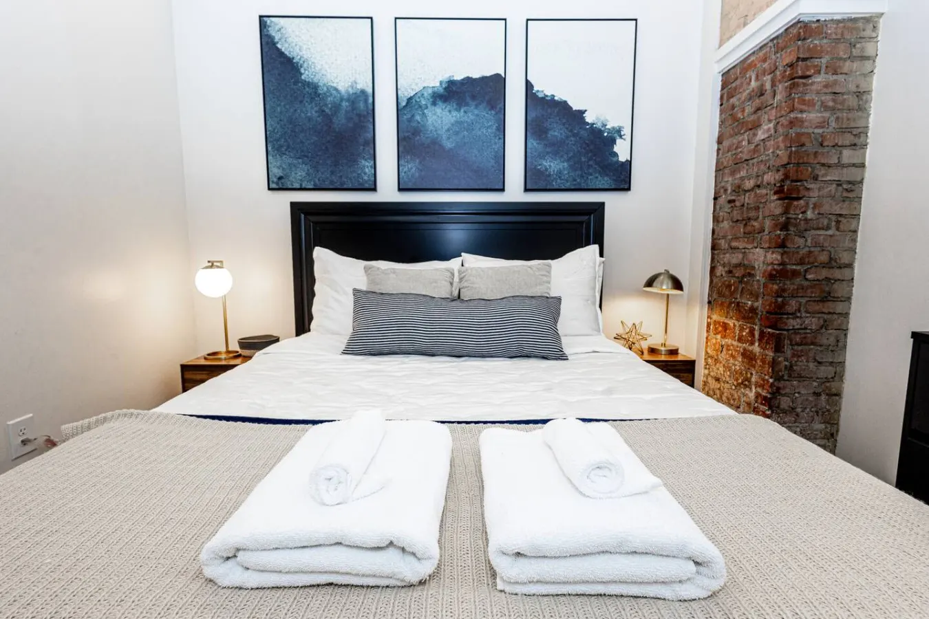 Downtown Urban Retreat 18