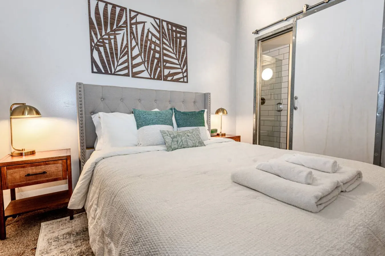Downtown Urban Retreat 8