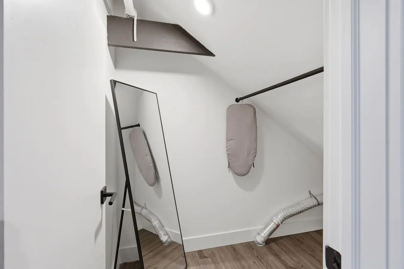 The Capital Loft: Work-Ready Long-Term Retreat 17