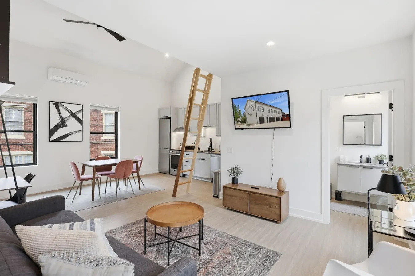 The Capital Loft: Work-Ready Long-Term Retreat 18