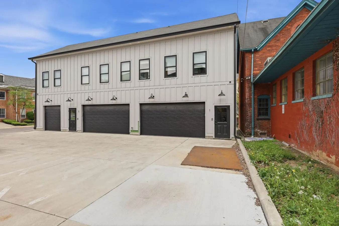 The Capital Loft: Work-Ready Long-Term Retreat 5