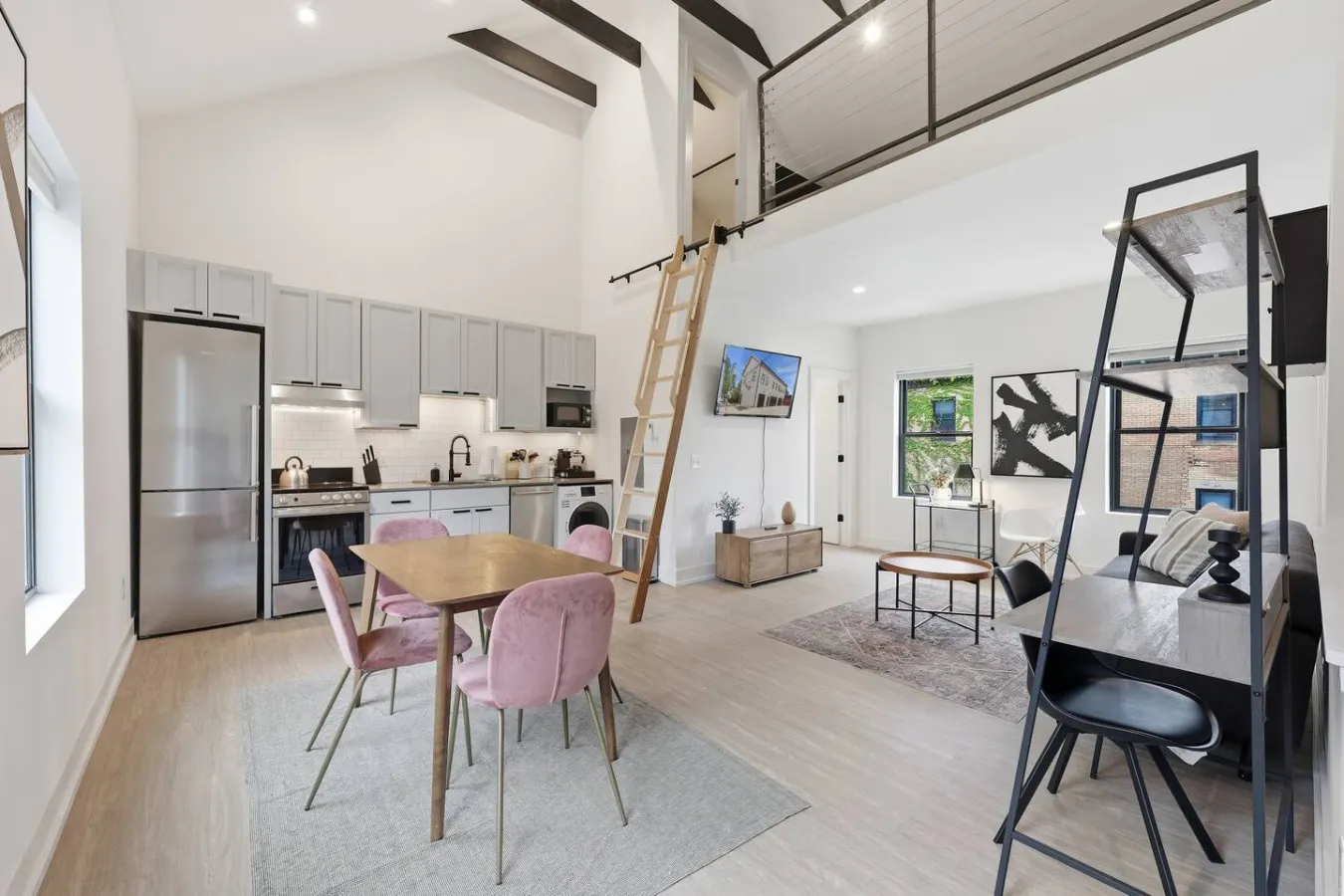 The Capital Loft: Work-Ready Long-Term Retreat 6