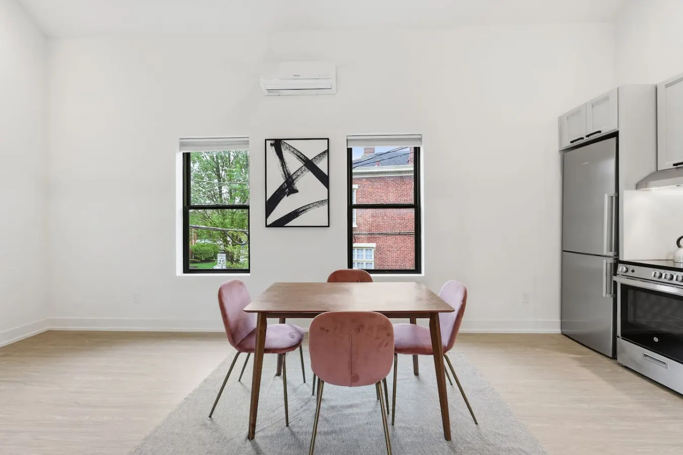 The Capital Loft: Work-Ready Long-Term Retreat 7
