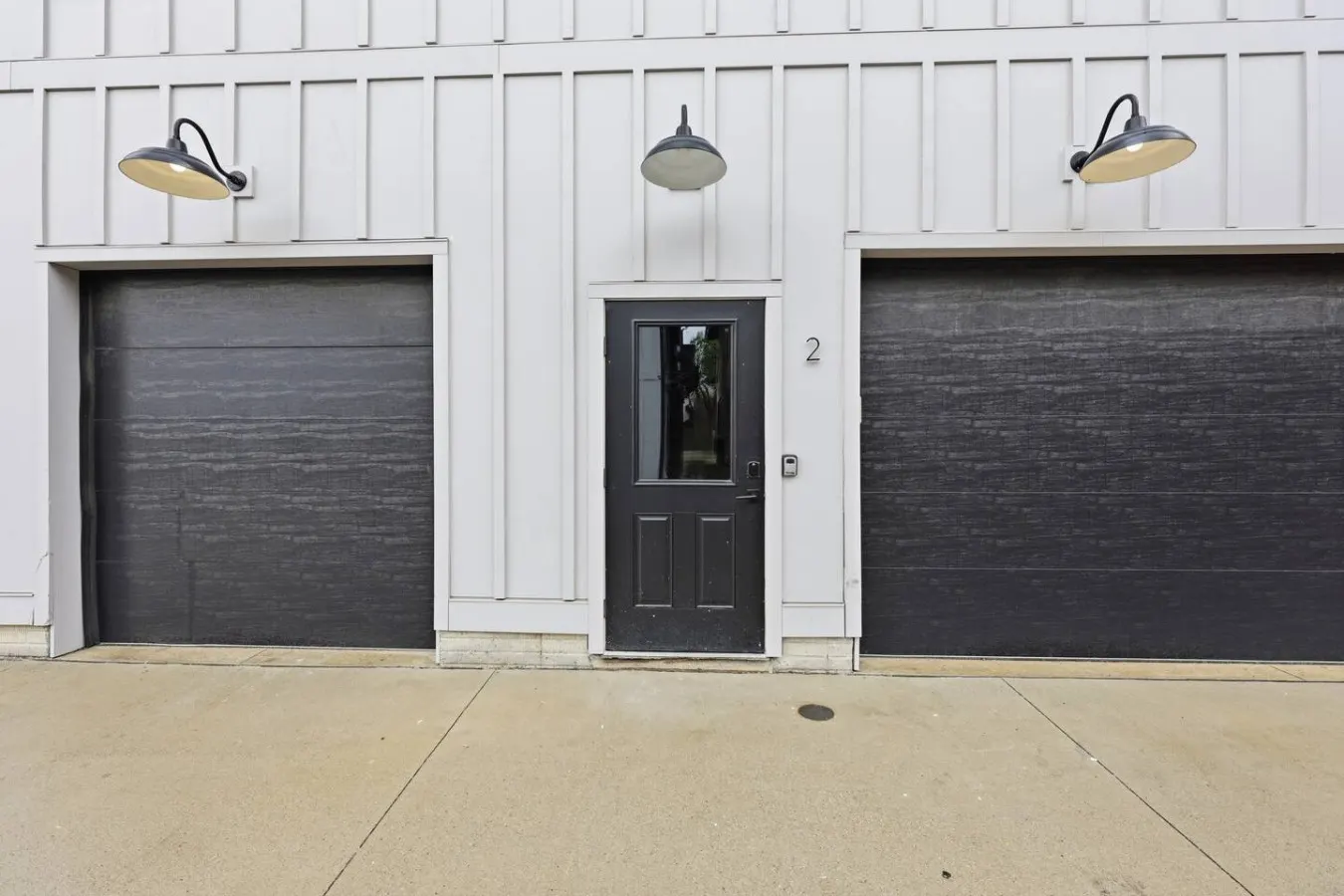 The Capital Loft: Work-Ready Long-Term Retreat 8