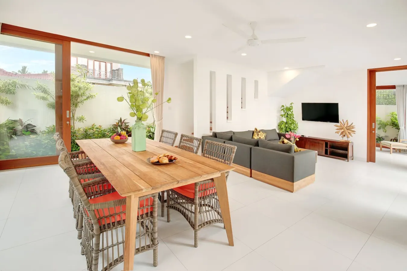 Villa Cassia. New 3 bedroom villa great location 14