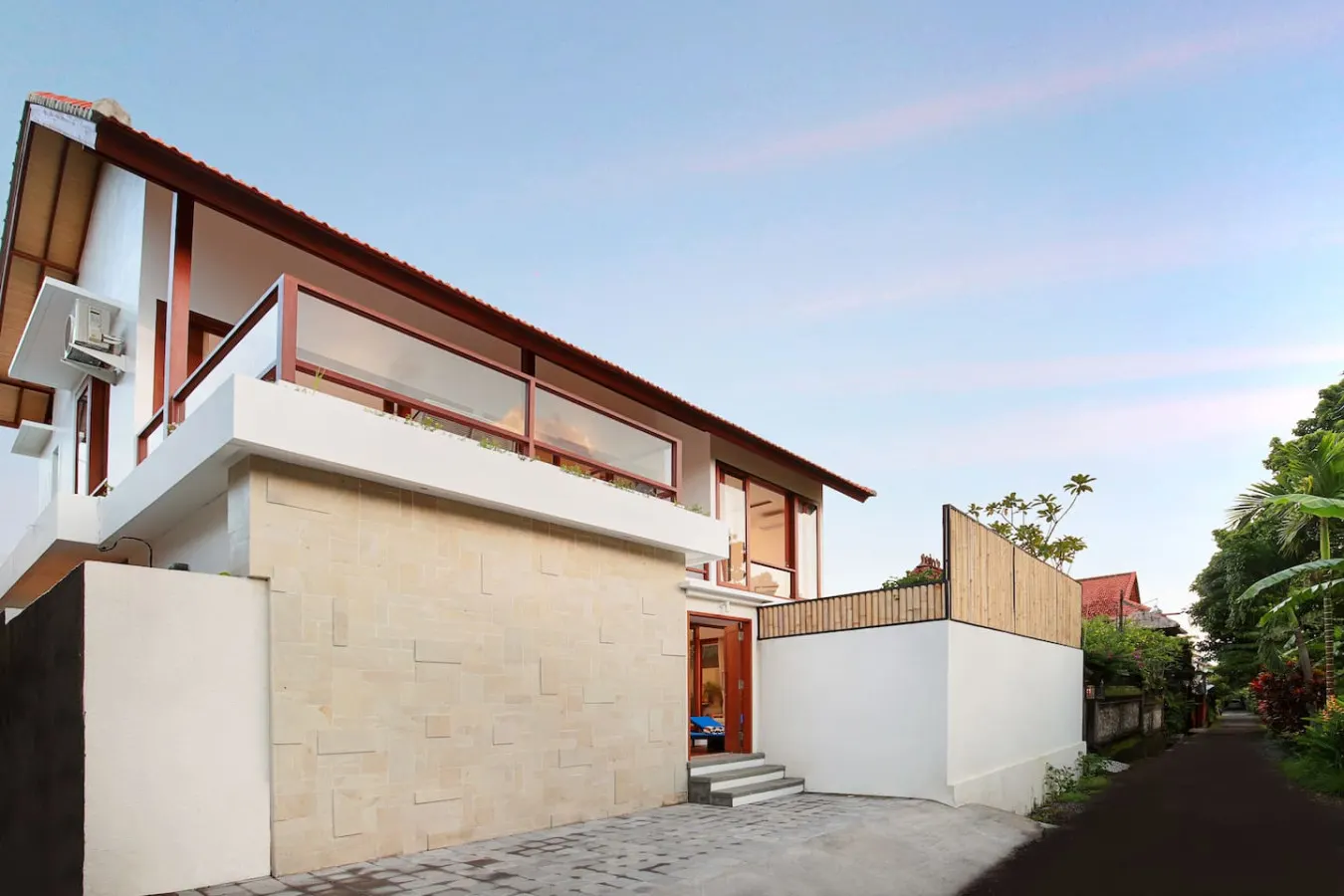 Villa Cassia. New 3 bedroom villa great location 18