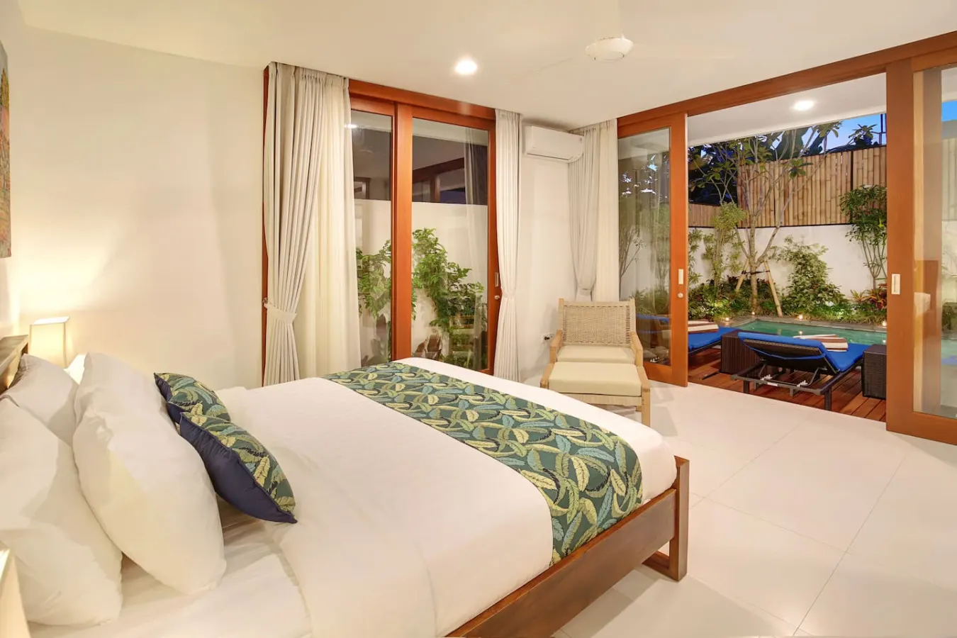 Villa Cassia. New 3 bedroom villa great location 20
