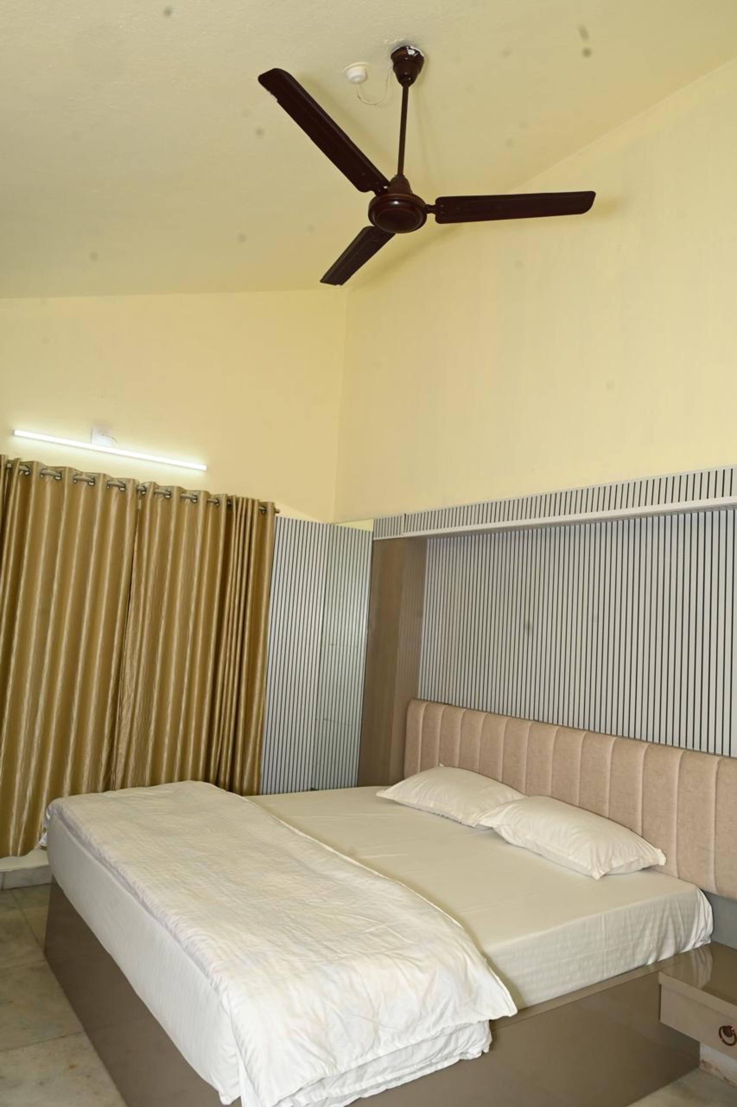 Kuppendare Coorg Home stay (1st F) 16