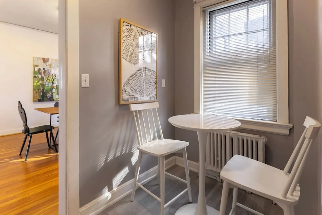 Hyde Park Comfort with Office Near Everything 19