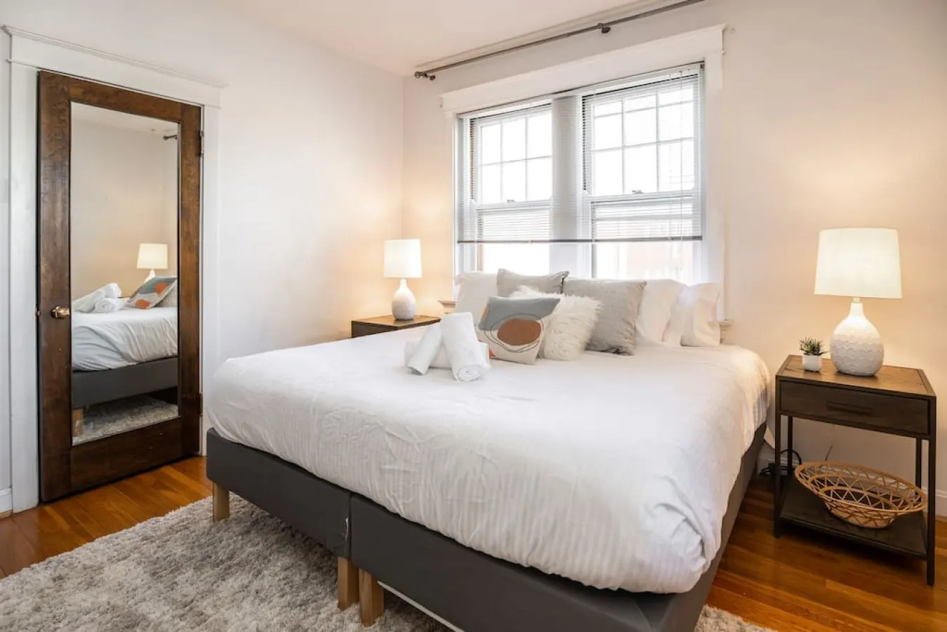 Hyde Park Comfort with Office Near Everything 20