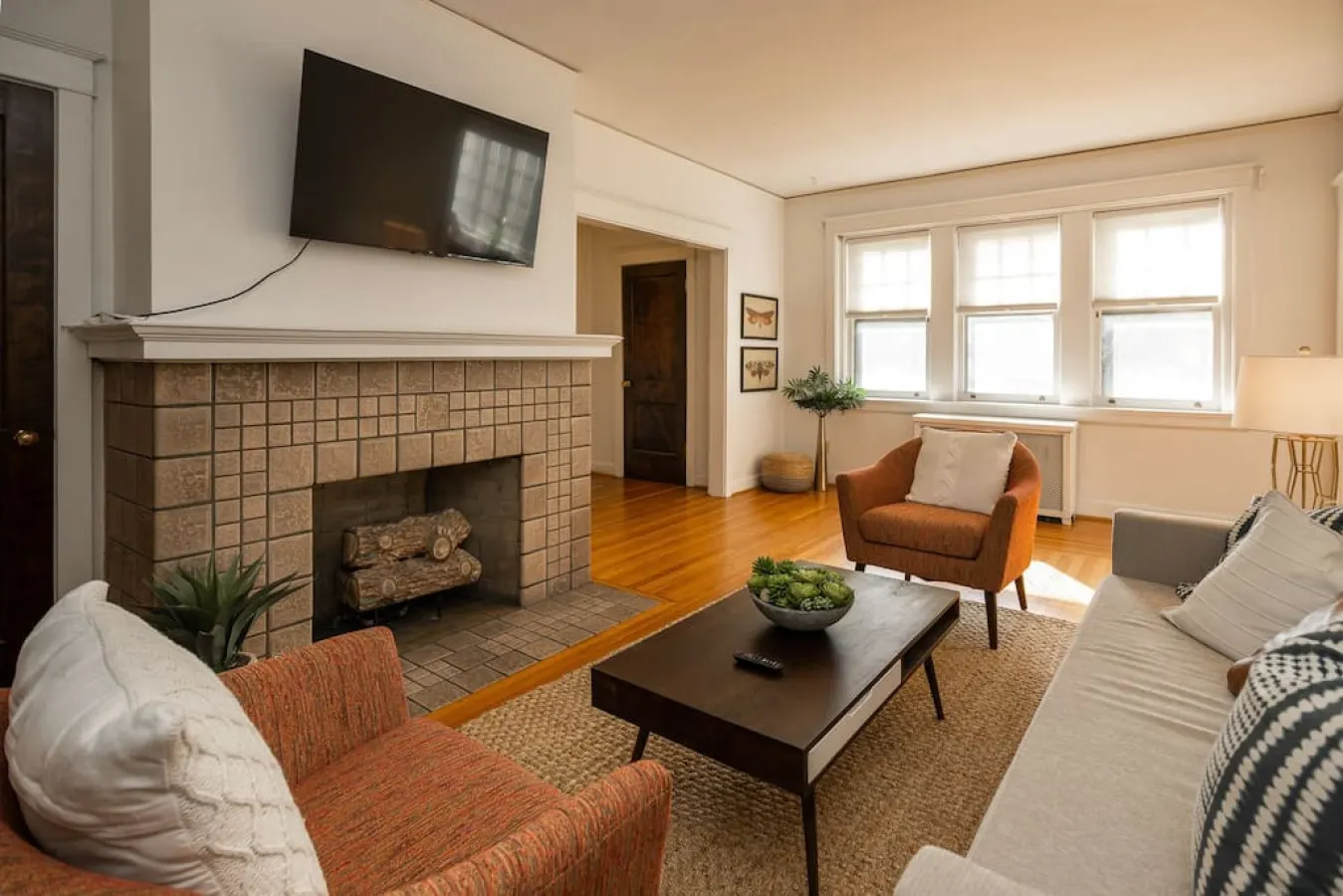 Hyde Park Comfort with Office Near Everything 3