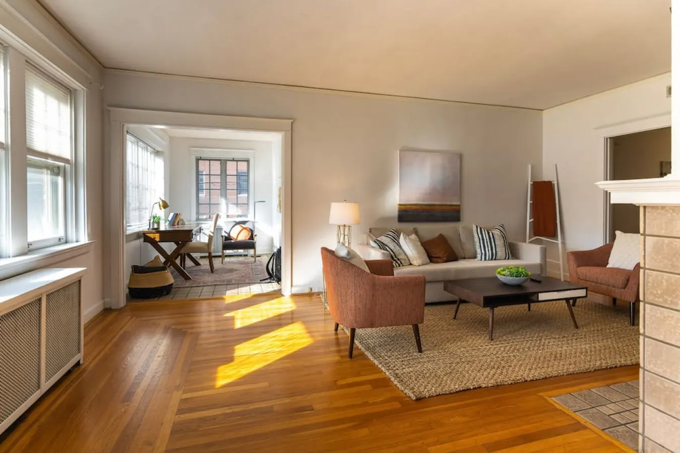 Hyde Park Comfort with Office Near Everything 7