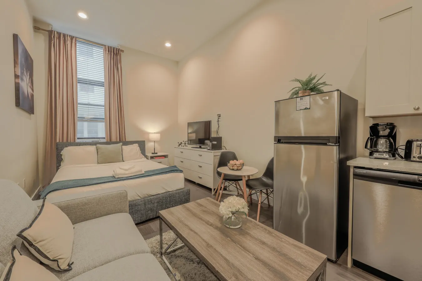 Keyless Entry Laundry in Bldg Pet Friendly 4
