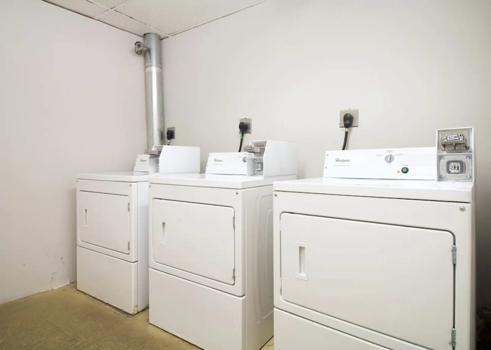 Keyless Entry Laundry in Bldg Pet Friendly 8