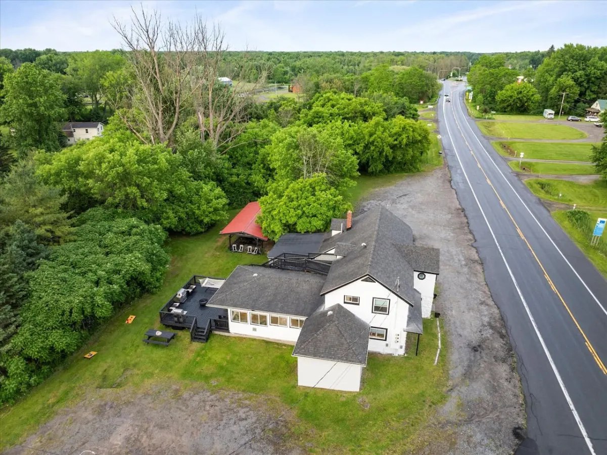 “Whitewaters-Main+Genoa” on Oneida Lake/Sleeps 19 20