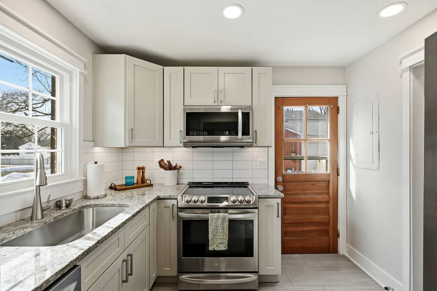 Downtown Retreat with 2 Primary Suites 17