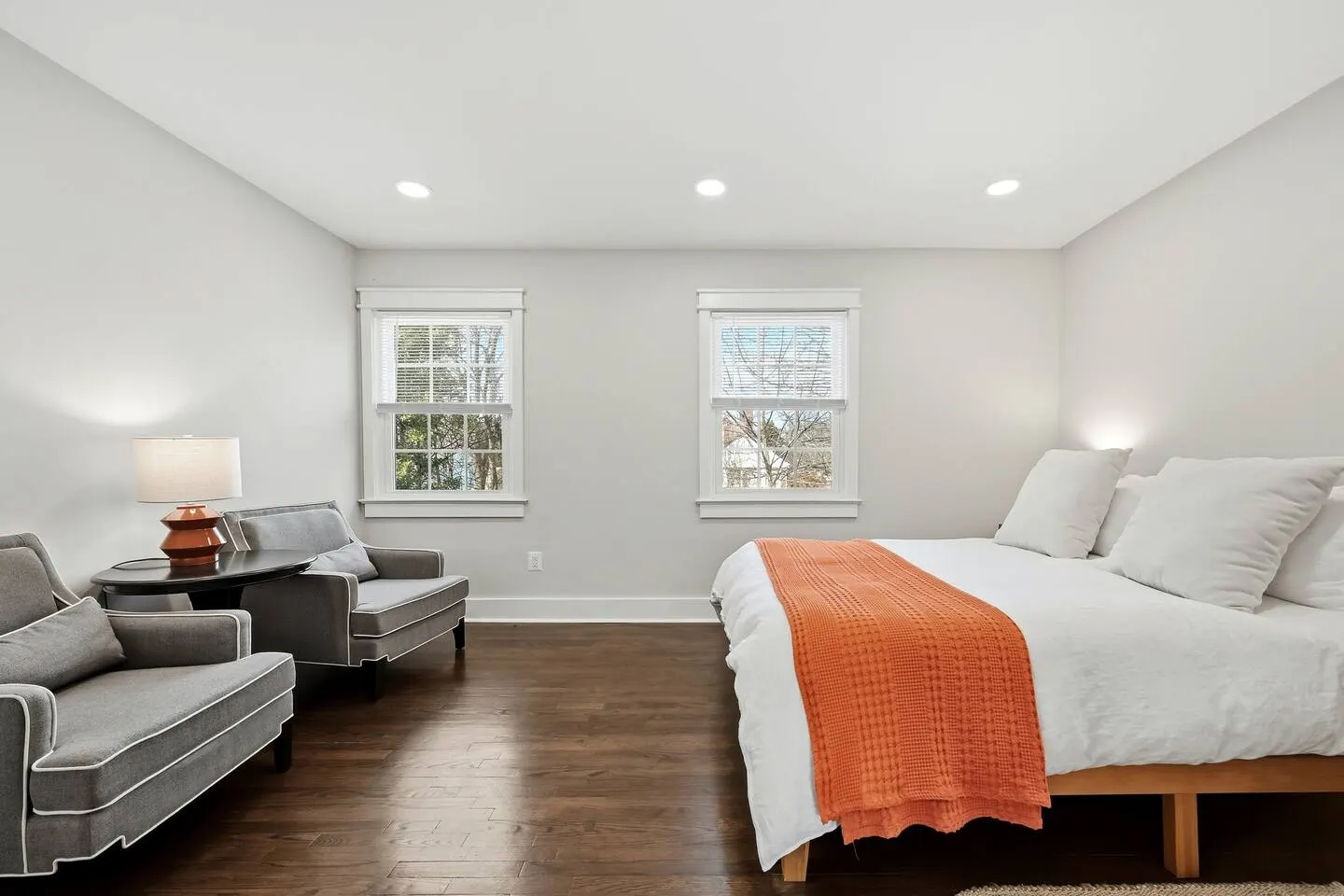 Downtown Retreat with 2 Primary Suites — photo 4