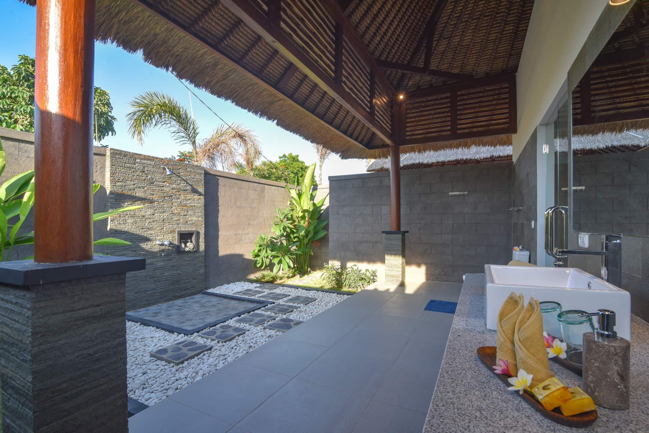 Beach front private pool villas 2 @Lovina area 23