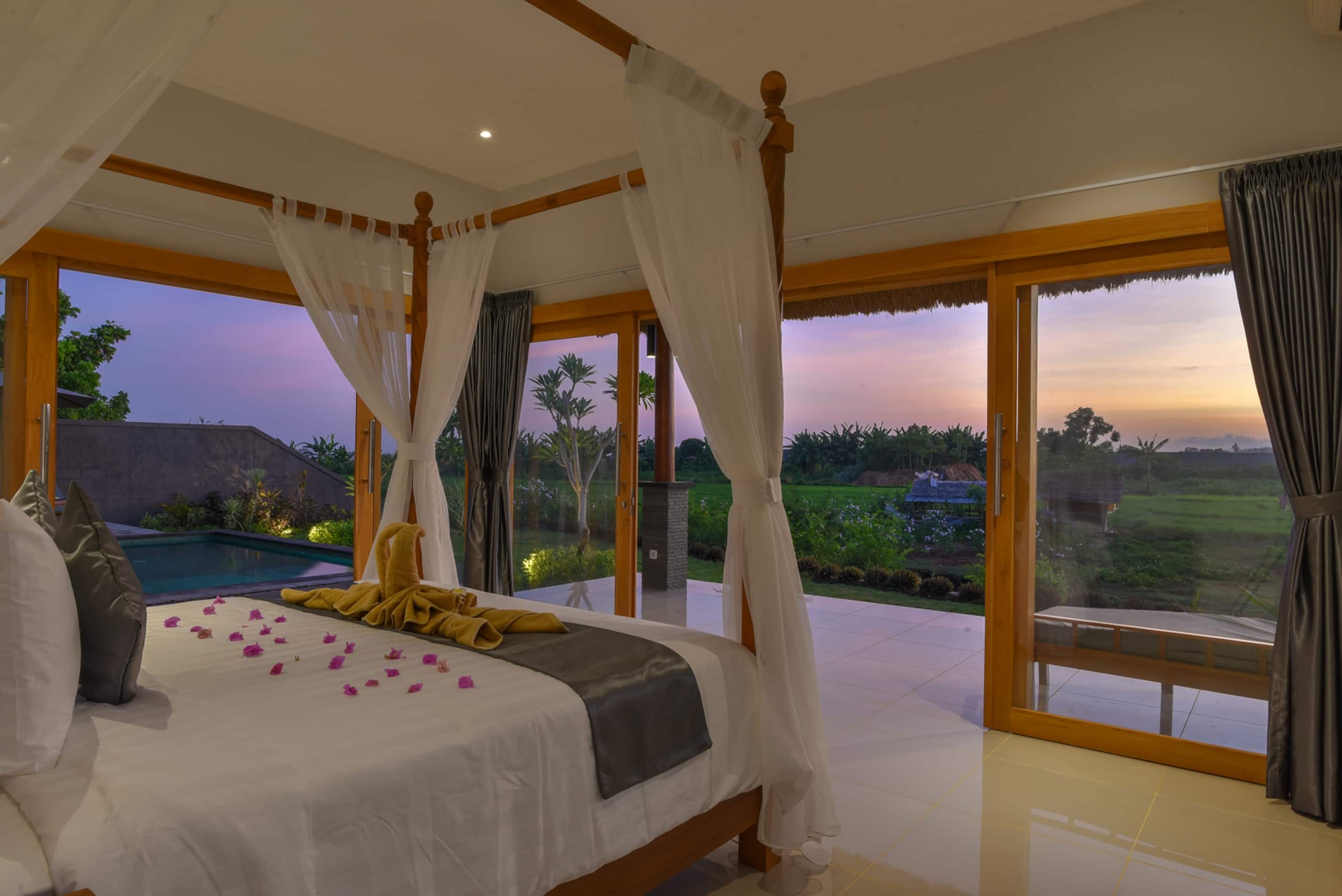 Beach front private pool villas 2 @Lovina area 7