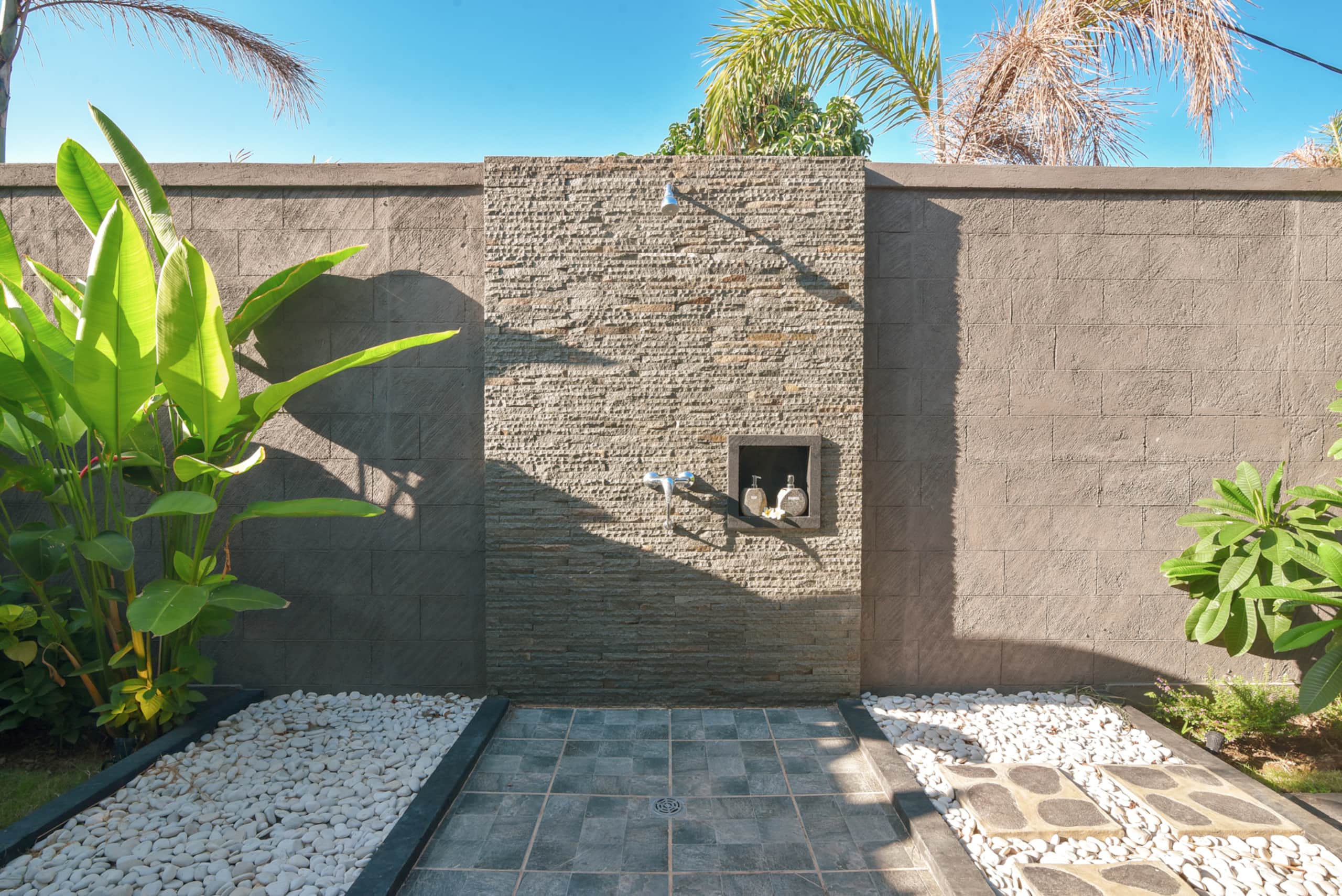 Beach front private pool villas 2 @Lovina area 27