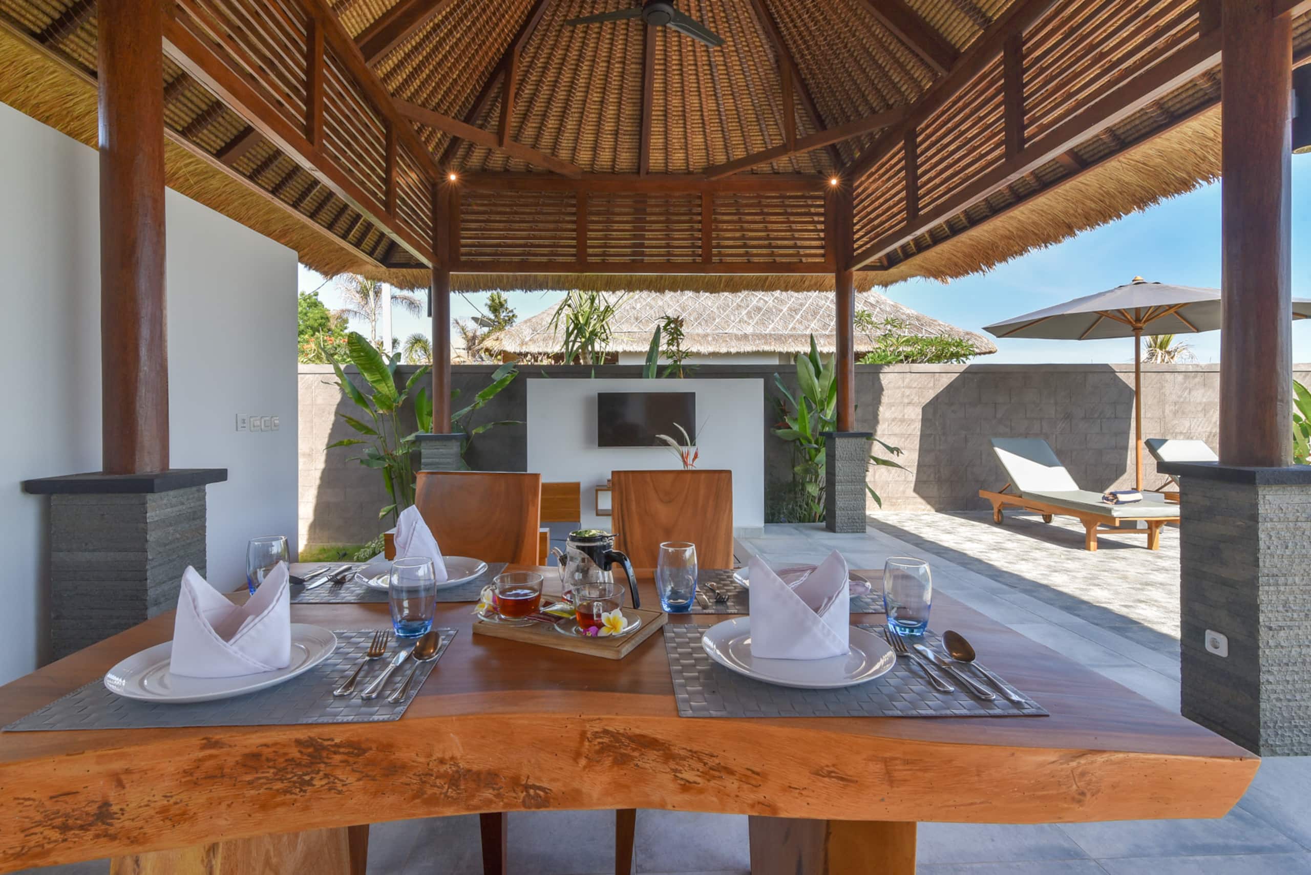 Beach front private pool villas 2 @Lovina area — photo 5