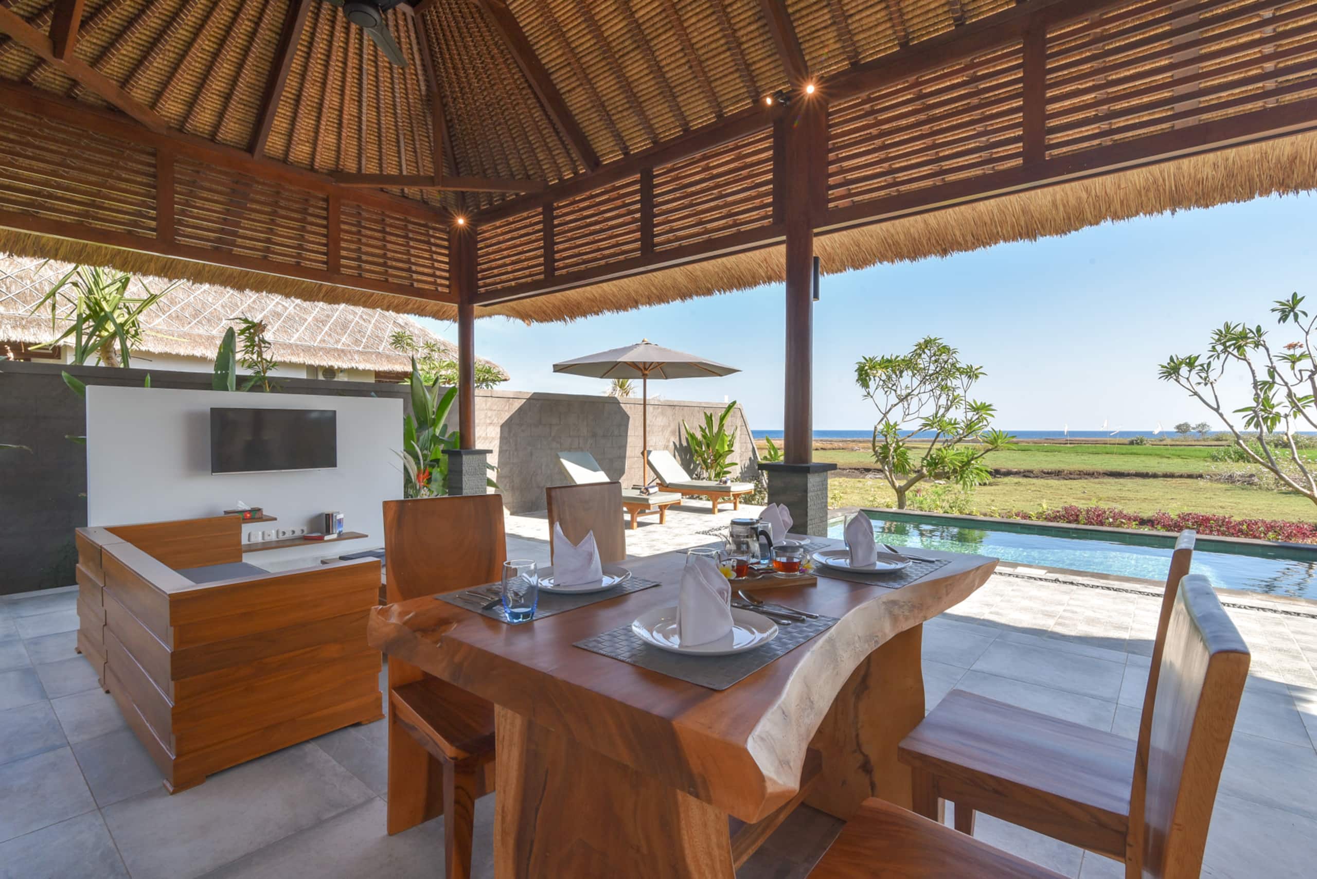 Beach front private pool villas 2 @Lovina area 28