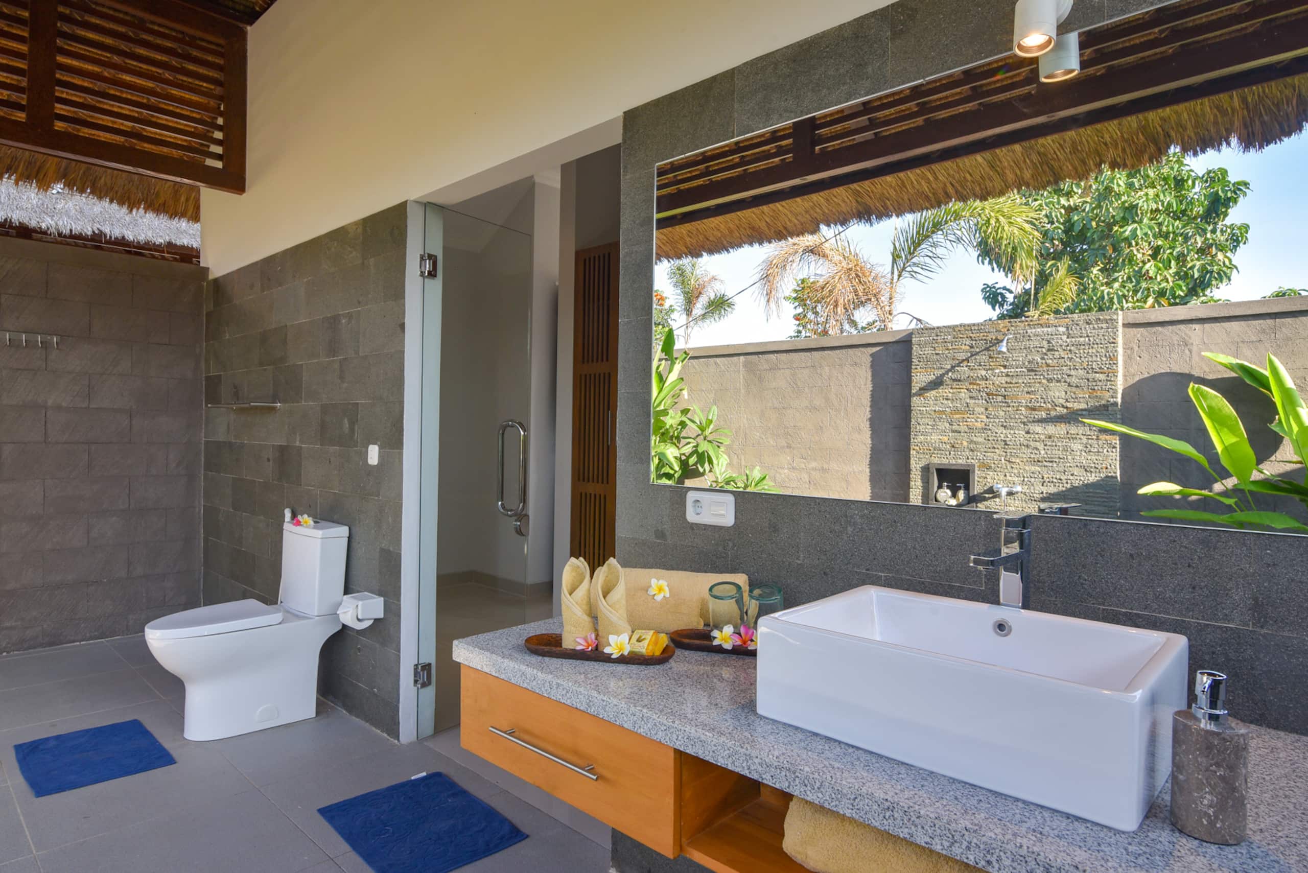 Beach front private pool villas 2 @Lovina area 24