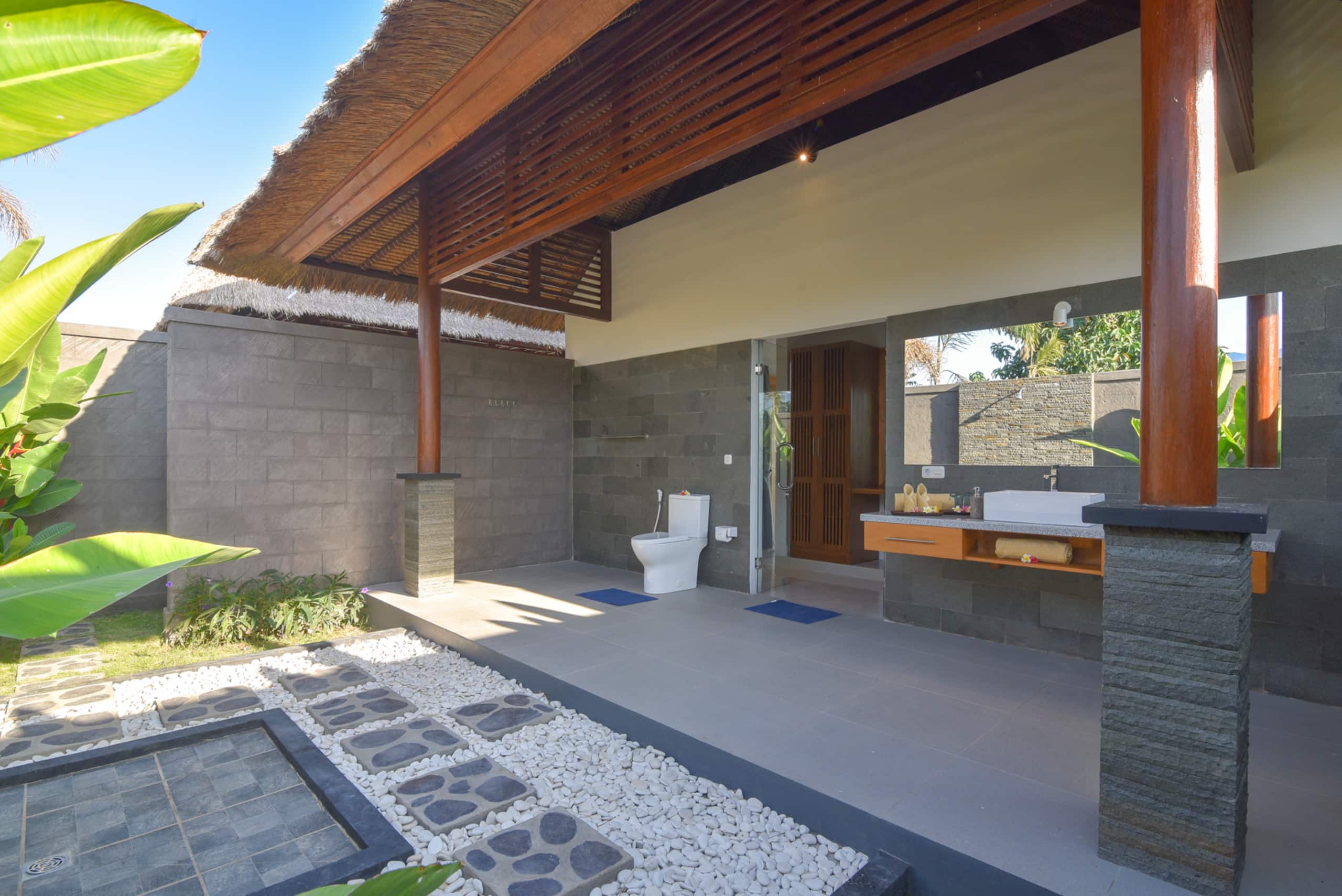 Beach front private pool villas 2 @Lovina area 10