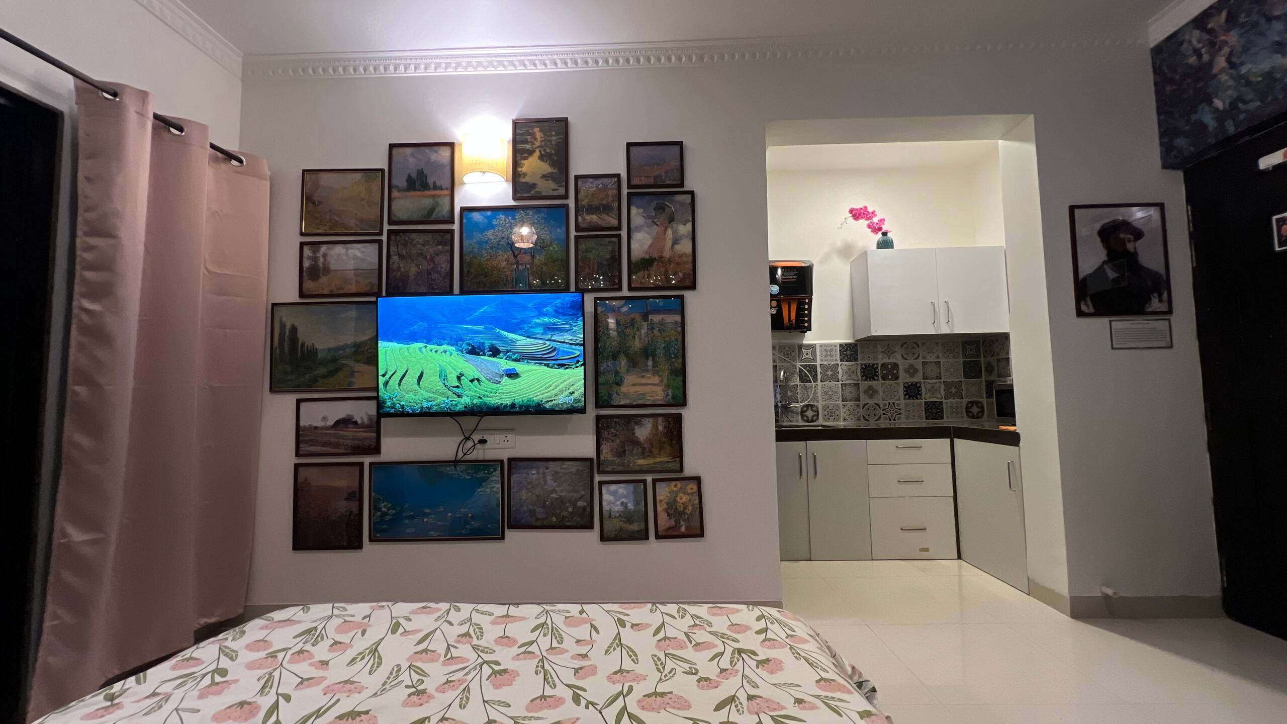 Monet's Garden Art Studio | 1KM from Beach | Pool 11