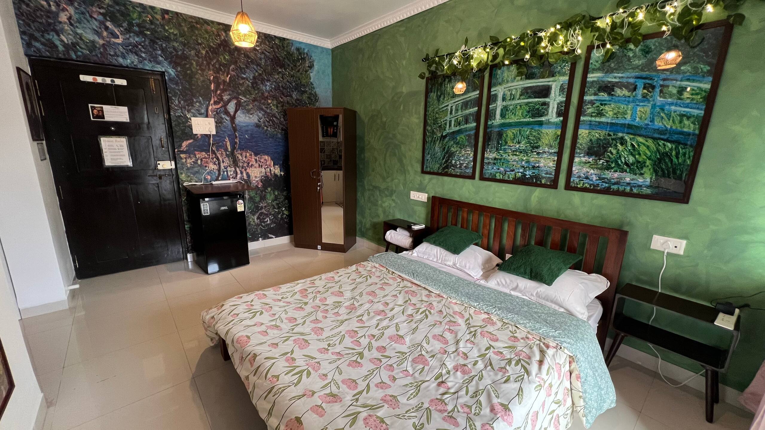 Monet's Garden Art Studio | 1KM from Beach | Pool 6