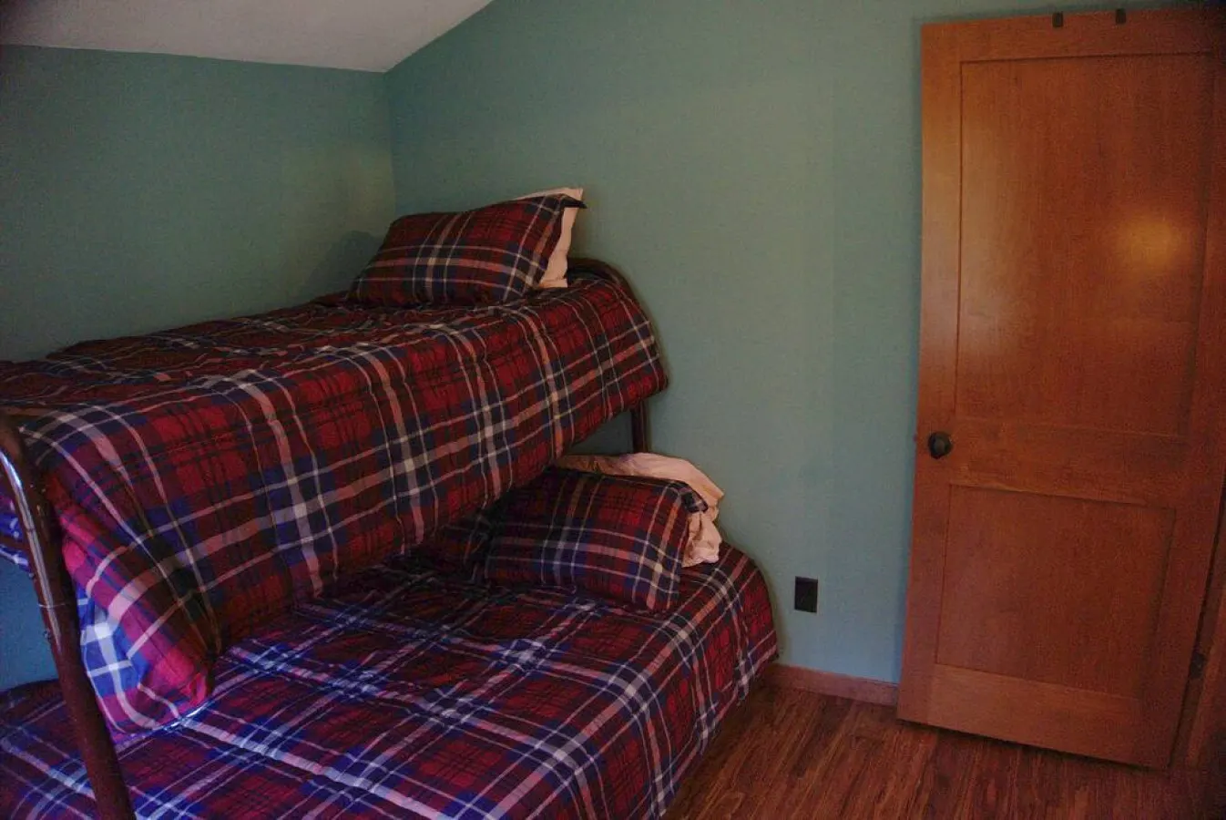River Cabin Pine City-Riverfront-firepit-kayaks-pets-fireplace 10