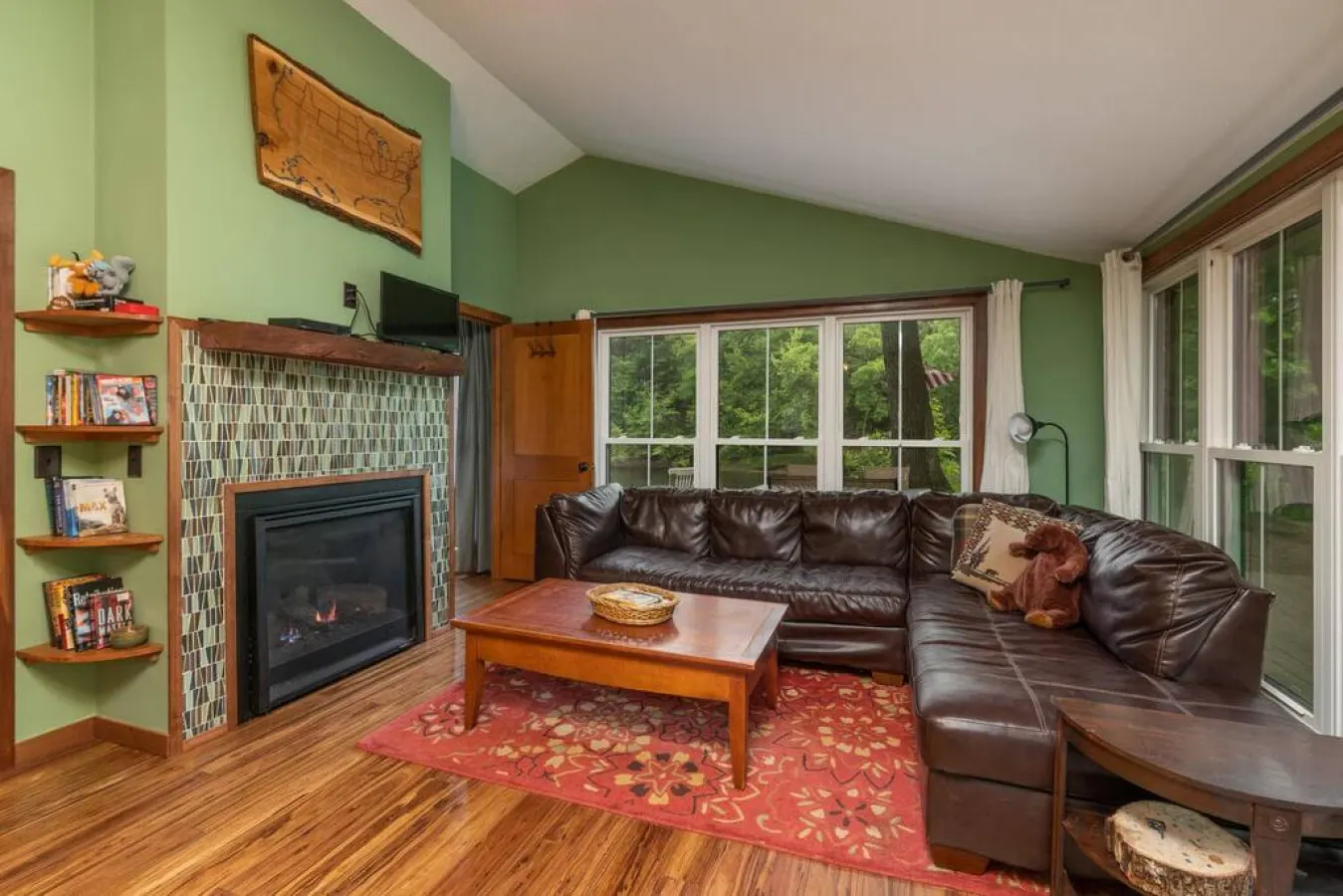 River Cabin Pine City-Riverfront-firepit-kayaks-pets-fireplace 6