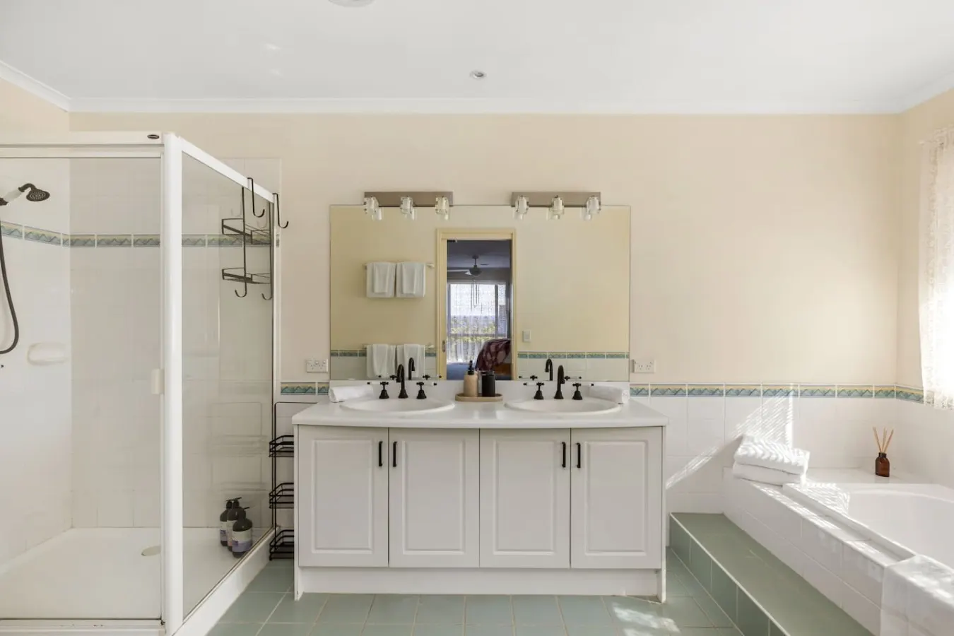 Highton 4BR Near Buckley Falls & Queens Park 12