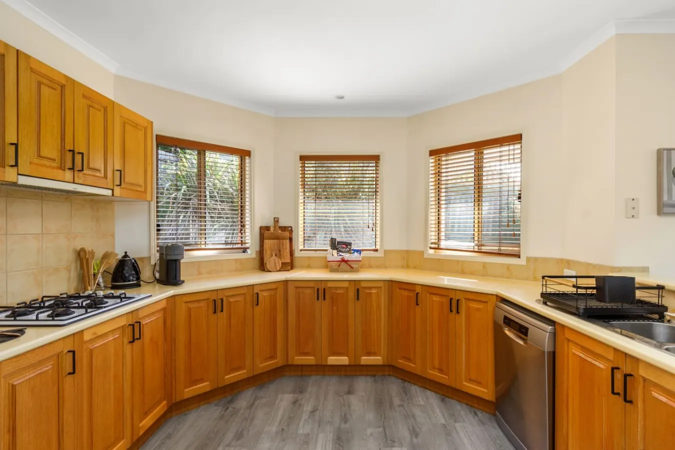 Highton 4BR Near Buckley Falls & Queens Park 13