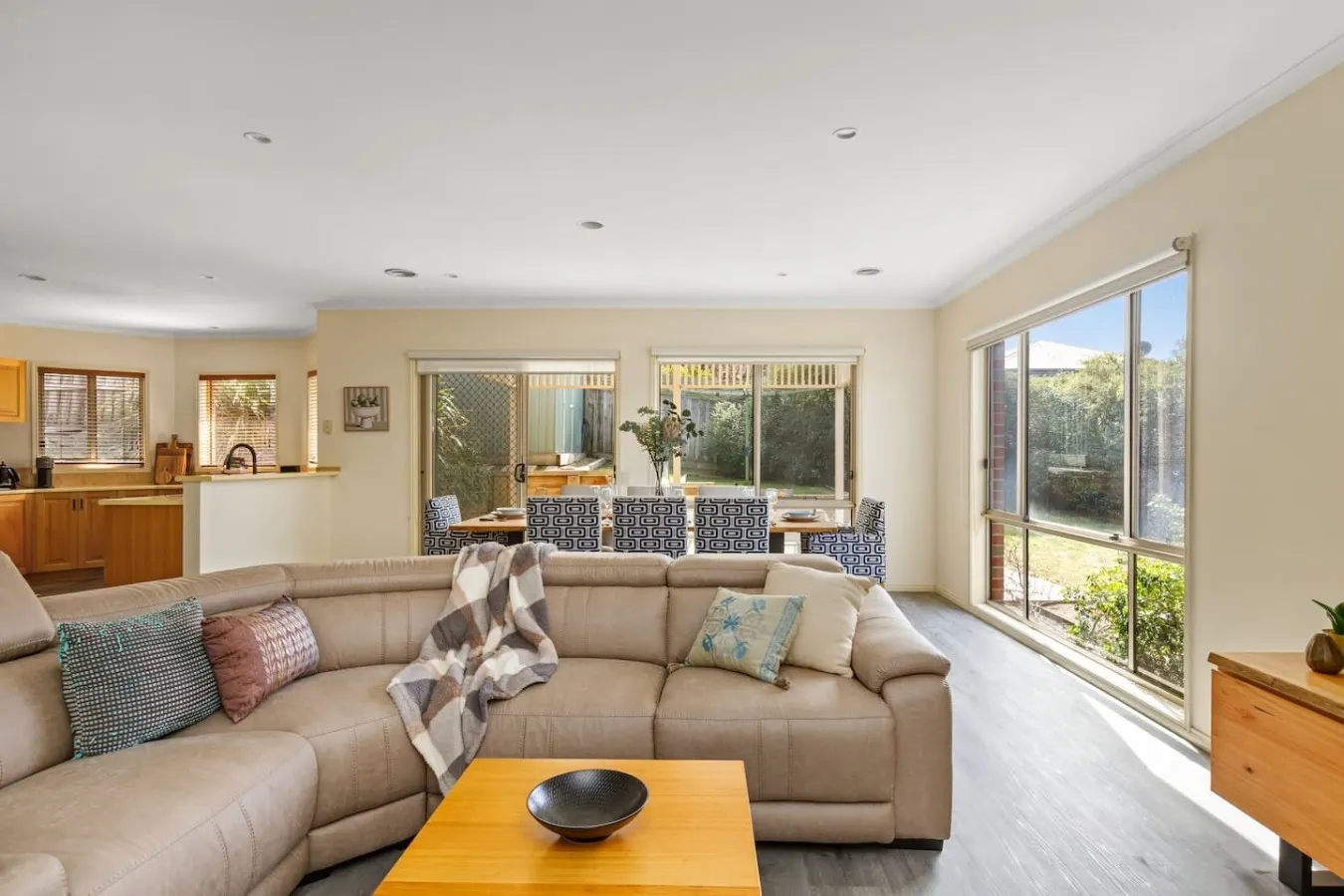 Highton 4BR | Near Buckley Falls & Queens Park — photo 3