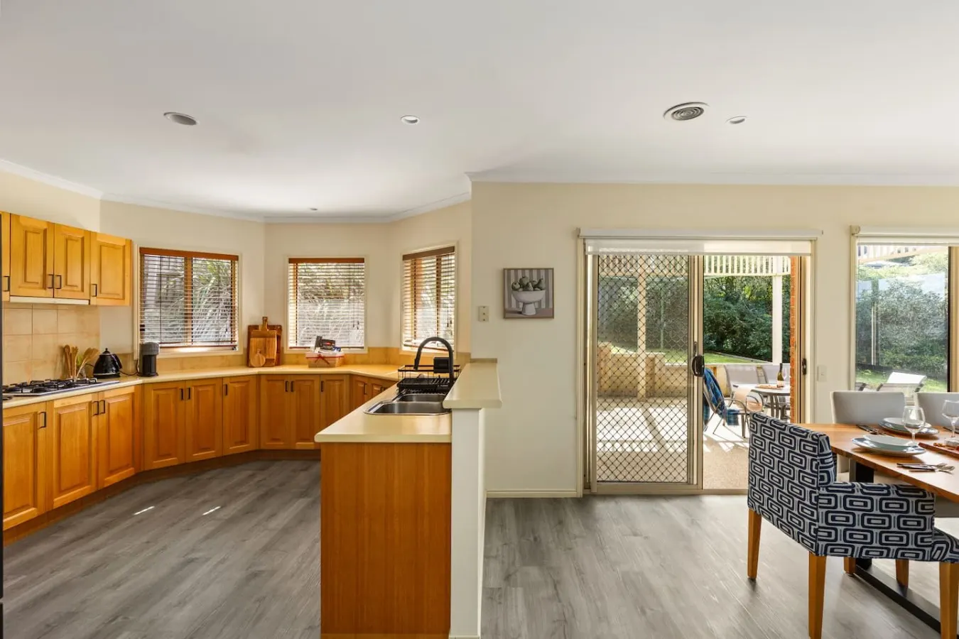 Highton 4BR | Near Buckley Falls & Queens Park — photo 5